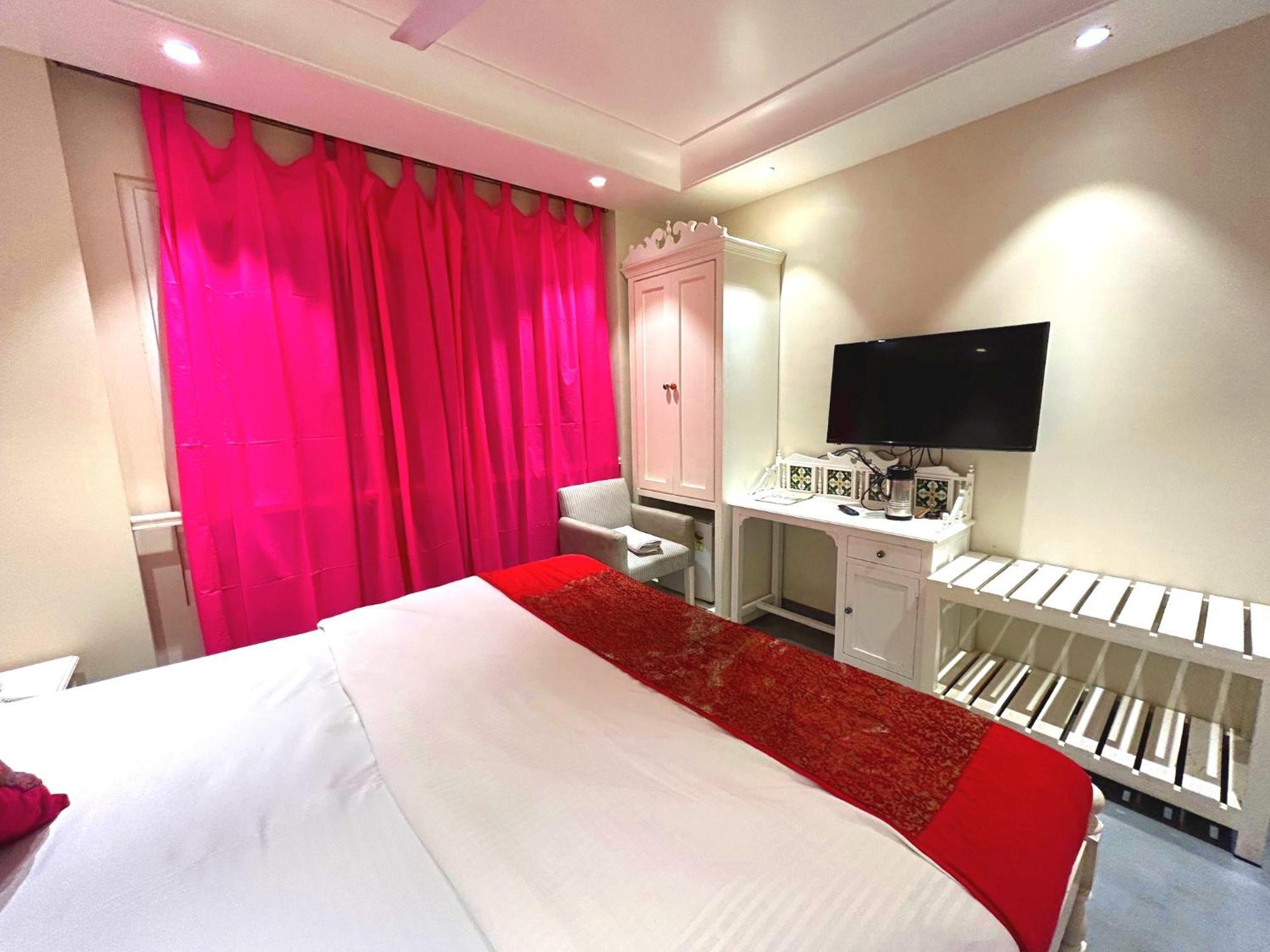 The Pinky Villa - Heritage Boutique Suites Nueva Delhi Exterior foto
