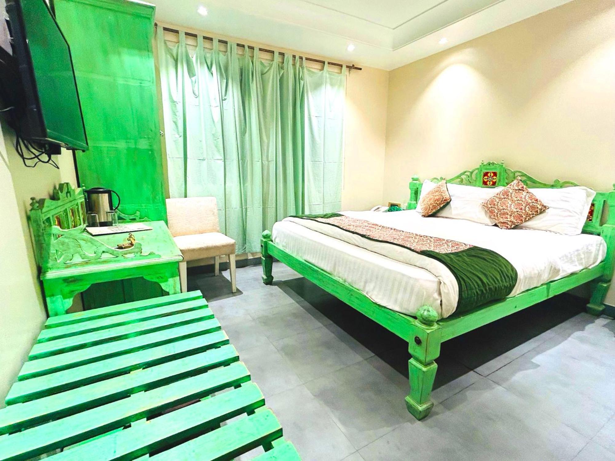 The Pinky Villa - Heritage Boutique Suites Nueva Delhi Exterior foto
