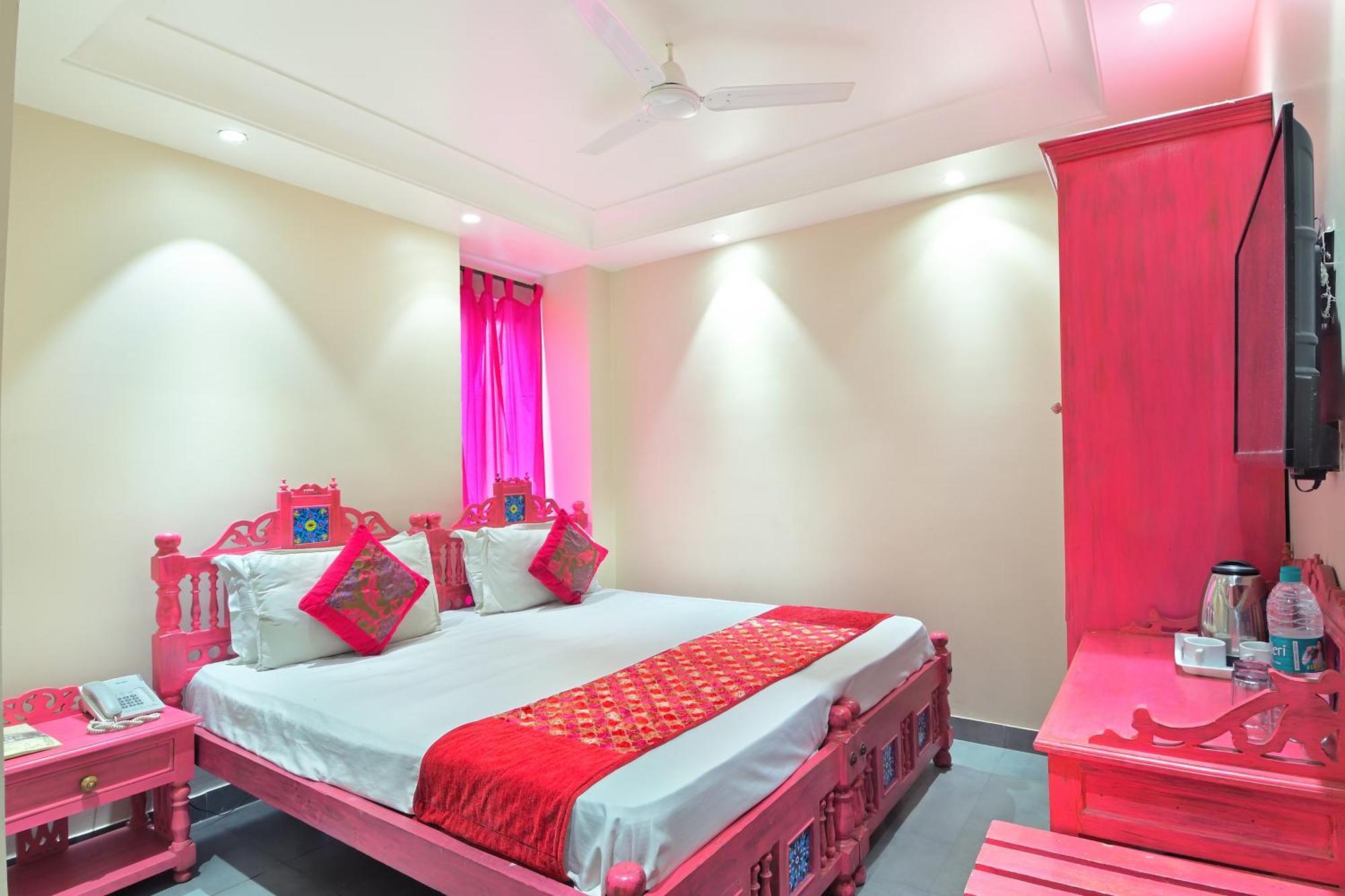The Pinky Villa - Heritage Boutique Suites Nueva Delhi Exterior foto