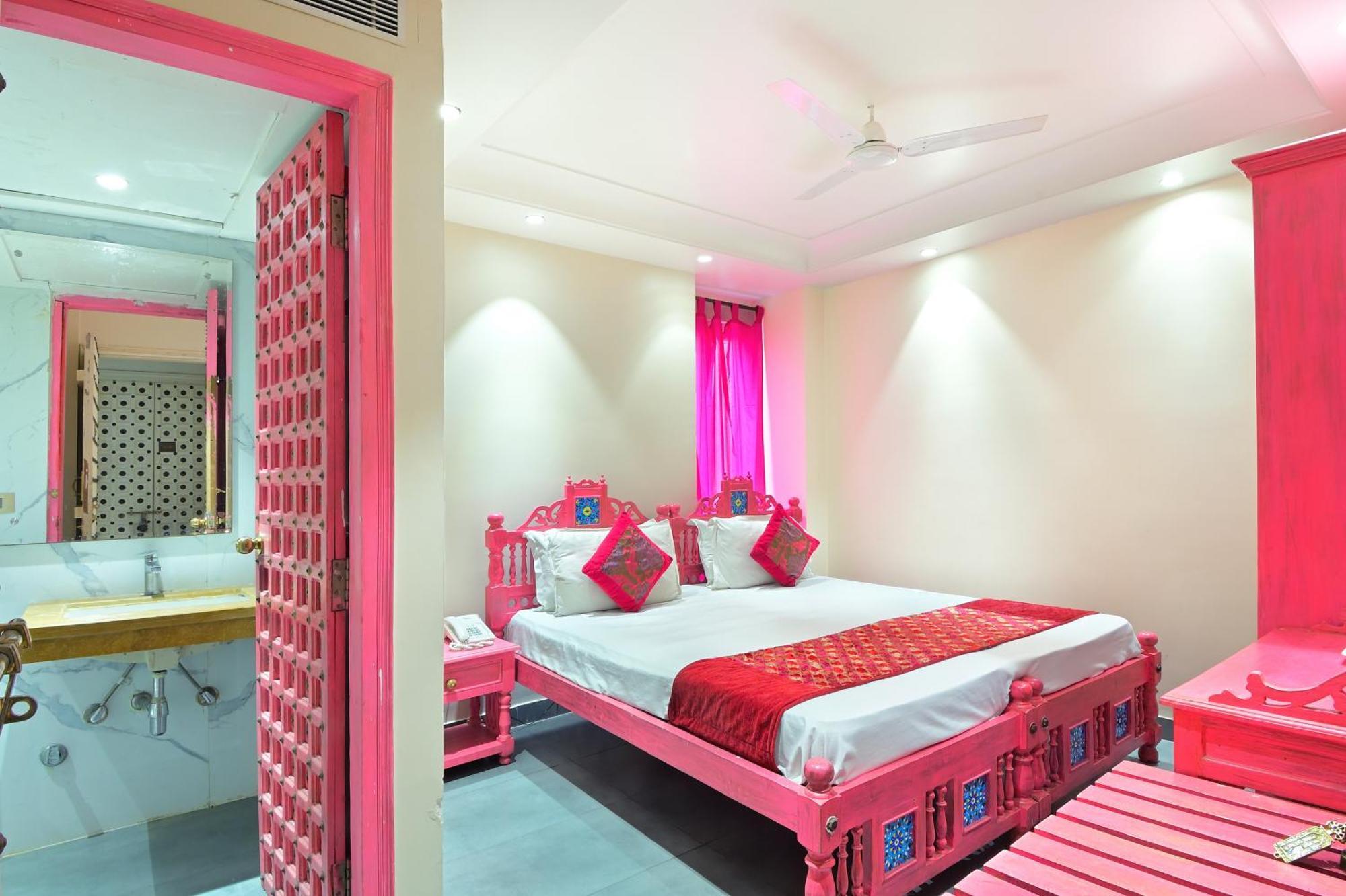 The Pinky Villa - Heritage Boutique Suites Nueva Delhi Exterior foto