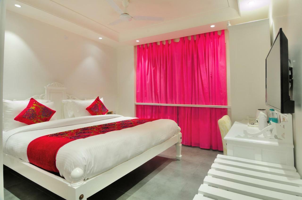 The Pinky Villa - Heritage Boutique Suites Nueva Delhi Exterior foto